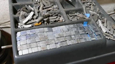 Computerized tie rod and balancing adjustment, car tire balancing adjustment, Vídeo Stock 121056181