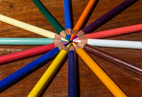 Concentric circles of crayons Stock-Fotos