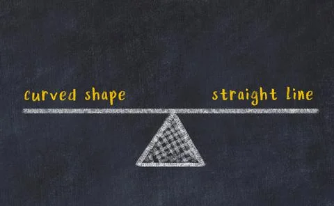 Concept of balance between curved shape and straight line. Black chalboard wi Foto stock
