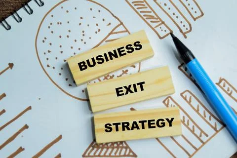 Concept of business exit strategy text on wooden blocks. Stockfoto's