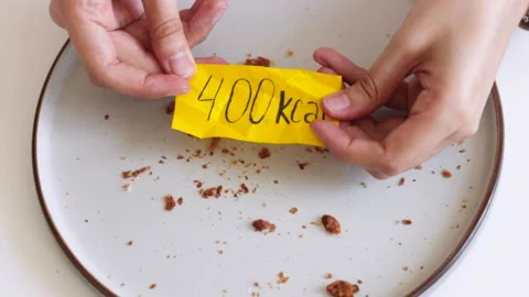 Concept counting kcal, food control, Intuitive eating, breakfast. Video stock 239756541