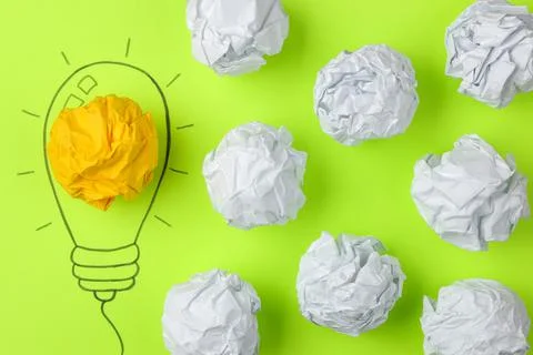 Concept creative idea. concept of creative idea. Crumpled paper balls and pai Foto stock