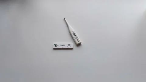 The concept of detecting a positive test for covid 19 库存影片 170190531