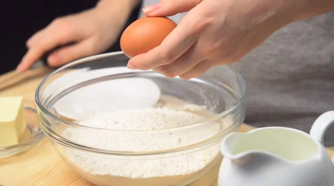 The concept of dough preparation 動画素材 59701705