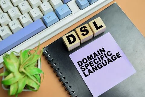 Concept of DSL - Domain Specific Language write on sticky notes Stockfoto's