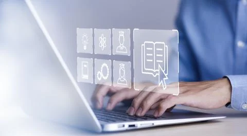 Concept E-learning education, Man using laptop with Online Education icon on  Foto stock