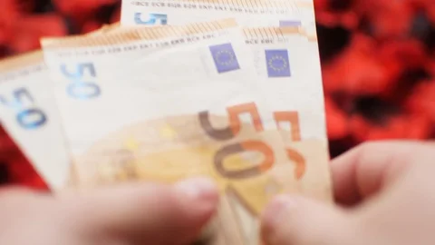 Concept Idea: Counting of Bunch of Euro in the Male Hand Stockbeeldmateriaal 121189329