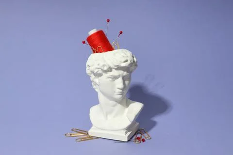 Concept of problems with memory, amnesia disease on violet background 스톡 사진