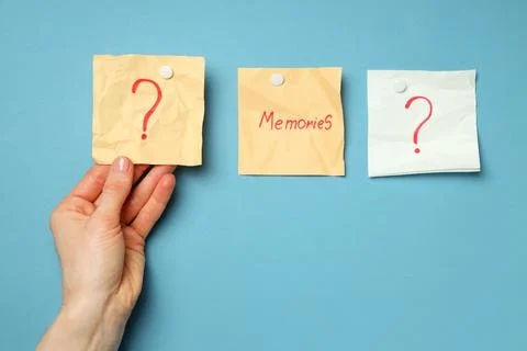 Concept of problems with memory, amnesia disease on blue background 스톡 사진