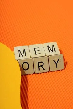 Concept of problems with memory, amnesia disease on orange background Foto stock