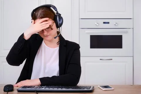 Concept problems when working via the Internet and remote learning. Trouble o Foto stock