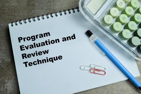Concept of program evaluation and review technique write on book Stockfoto's