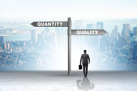 Concept of trade-off between quality and quantity Stockfoto's