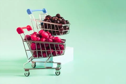 The concept of using quick-frozen berries. Foto stock