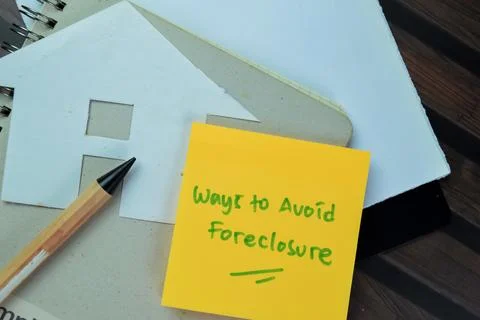 Concept of Ways to Avoid Foreclosure write on sticky notes Foto stock