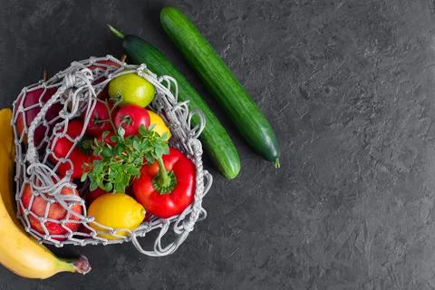 The concept of zero waste, environmental friendly products in a string bag on Foto stock