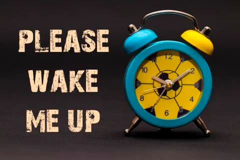 Concept,alarm clock with please wake me up phrase written on black background Illustrazione stock