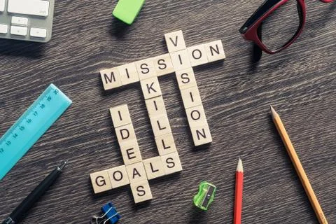 Conceptual business keywords on table with elements of game maki Foto stock