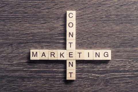 Conceptual business keywords on table with elements of game maki 库存照片