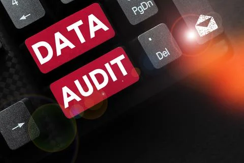 Conceptual caption Data Audit. Word Written on auditing of data to assess its 스톡 사진
