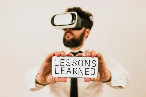 Conceptual caption Lessons LearnedPromote share and use knowledge derived from Foto stock