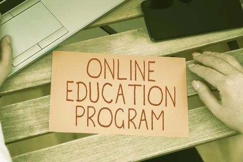 Conceptual caption Online Education Program. Business overview Software Fotos de archivo