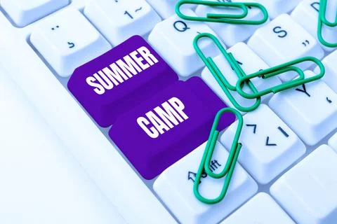 Conceptual caption Summer Camp. Internet Concept Supervised program for kids and Foto stock