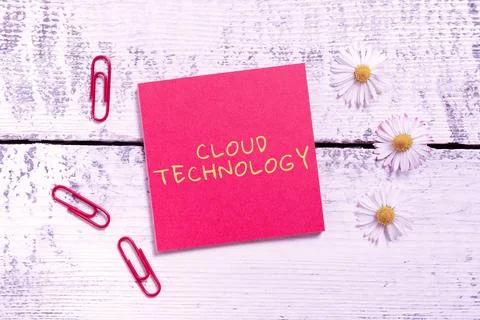 Conceptual display Cloud Technologystoring and accessing data and programs over Foto stock