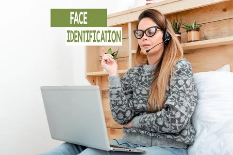 Conceptual display Face Identification. Internet Concept analyzing patterns 스톡 사진