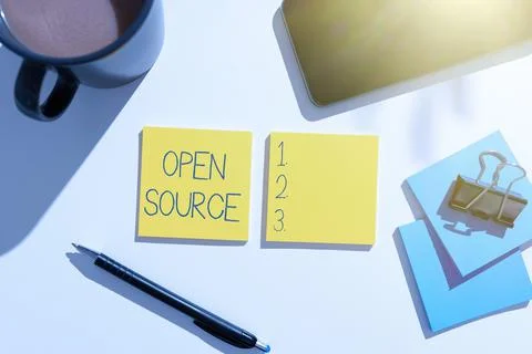 Conceptual display Open Source. Word Written on denoting software which original Foto stock