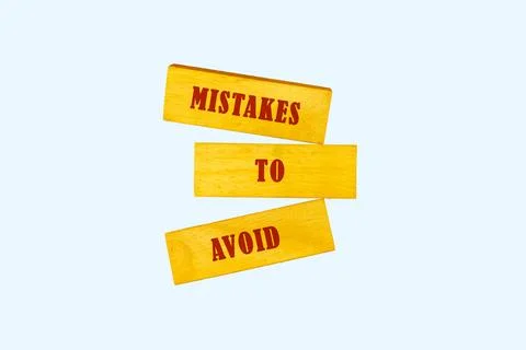 Conceptual mistakes to avoid symbol. Copy space. Mistakes to avoid message wr Stockfoto's