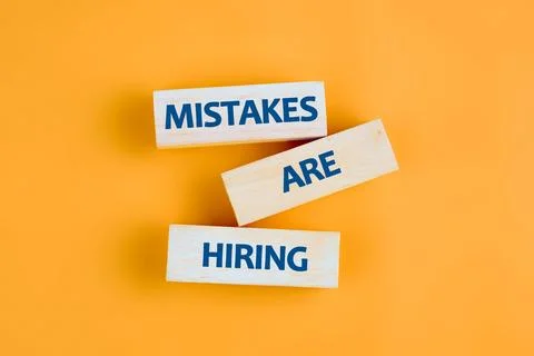 Conceptual mistakes to avoid symbol. Copy space. Mistakes to avoid message wr Stockfoto's