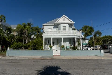Conch Elegance: Historic Victorian-Style Home with Grand Balustrades in Key West Stock Photos