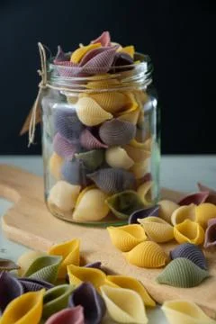 Conchiglie paste of different colors Foto stock