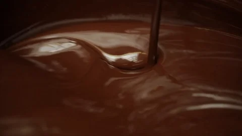 Conching Chocolate Closeup No. 2 動画素材 99164988