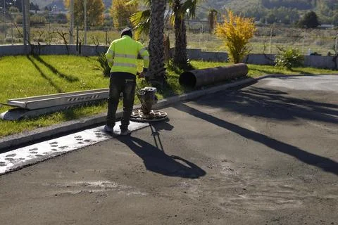 Concrete grinding machine for leveling fresh concrete Stock-Fotos