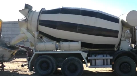 Concrete mixer in construction site. Vídeos de archivo 59873463
