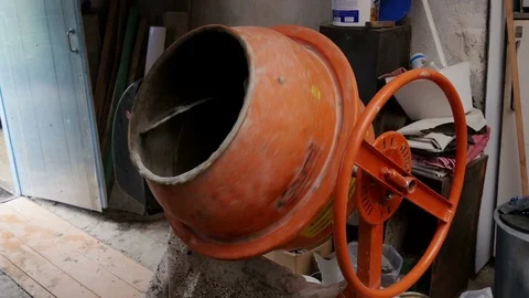 Concrete mixer mixes the solution Video stock 80289238