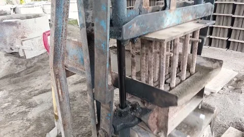Concrete paving block molding machine in small factory 스톡 동영상 335019585