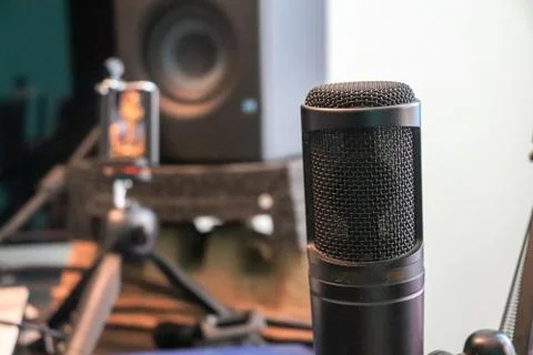 Condenser mike in a recording studio 库存照片