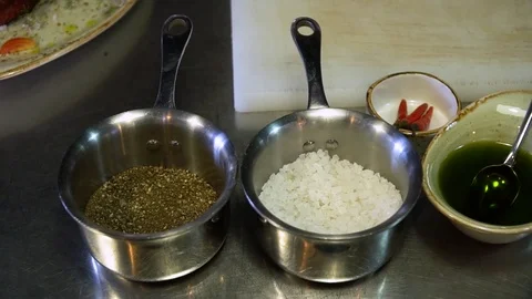 Condiments for steak 動画素材 83182420