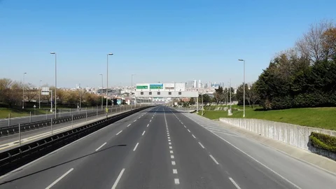 Condition of roads after curfew measures in the context of large cities in Turke Stock Footage 128318949
