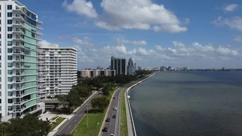Condos Ascending Raw 4K 库存影片 260017380