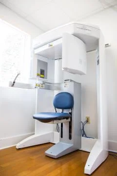 Cone Beam CT Scanner machine CBCT 3D x-ray for face maxilla jaw mandible Stock Photos