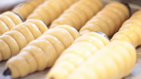 Cones filled with glaze 스톡 동영상 130093264