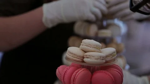 The confectioner decorating with brush the cake in the form of heart Stock Footage 82706164