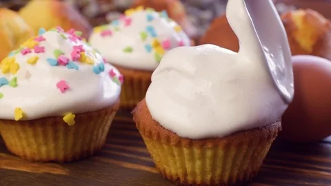 The confectioner prepares Easter cakes and Stock Footage 86660124