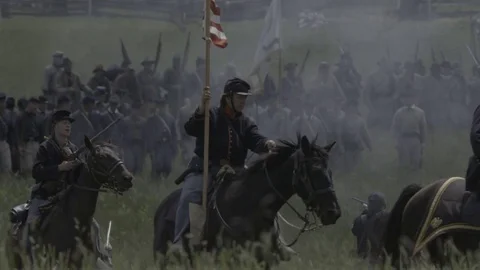 Confederate soldiers in pitched battle attack Yankees Stock Footage 82804161