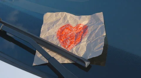 Confessions on a Windshield - Hand Drawn Heart Vídeos de archivo 62251651