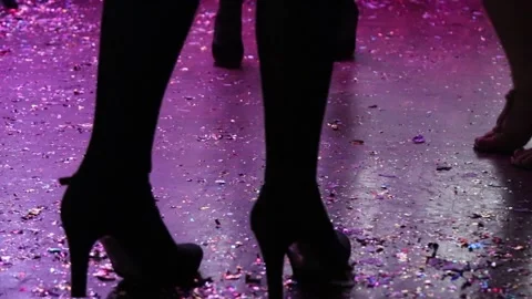 Confetti on the floor. Dancing at the disco. Video stock 138316211